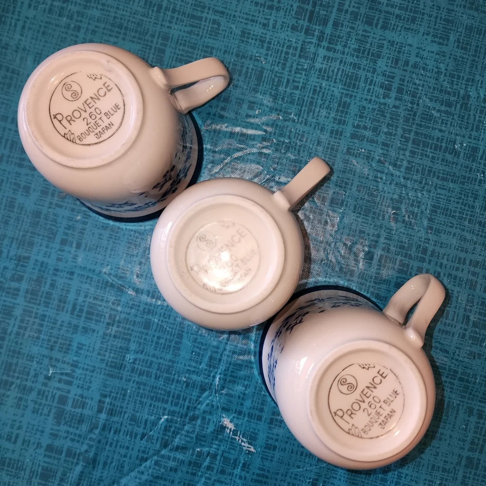 PROVENCE 3 Mugs, Creamer 260 Boquet Blue mugs 3.5